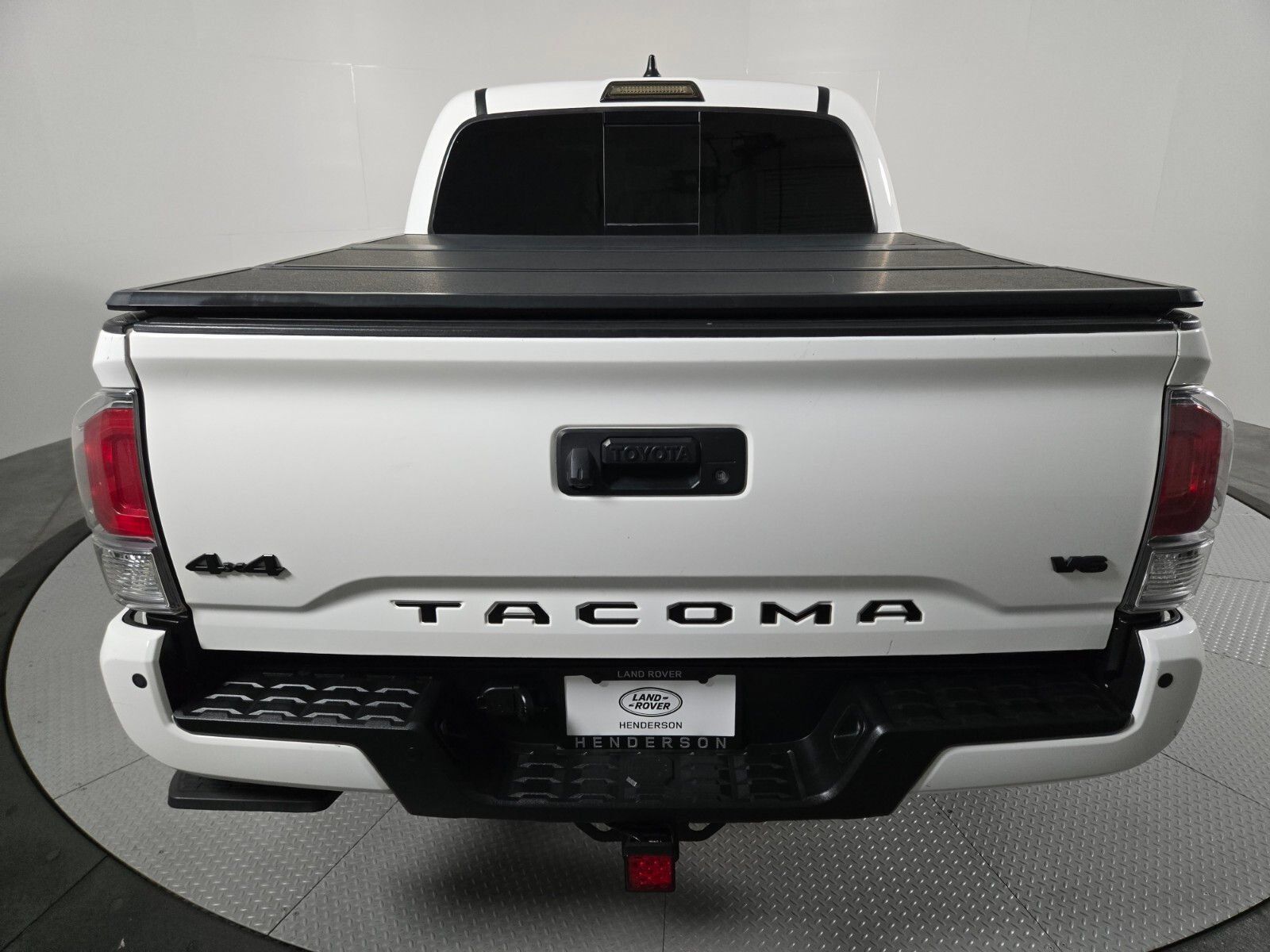 Used 2021 Toyota Tacoma TRD Off-Road w/ TRD Premium Off Road Package AWD/4WD image 7