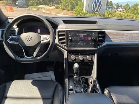 Used 2023 Volkswagen Atlas Cross Sport SE w/ Black Wheel Package AWD/4WD image 18