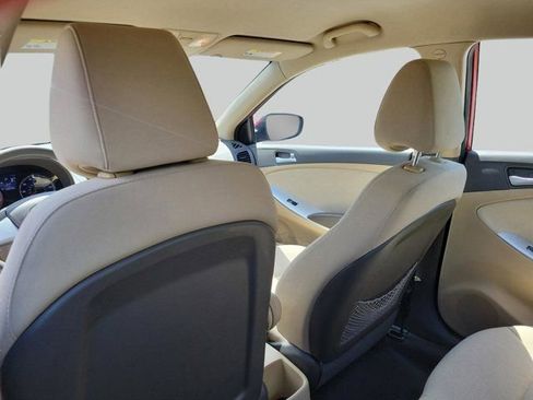 Used 2012 Hyundai Accent GLS FWD image 9