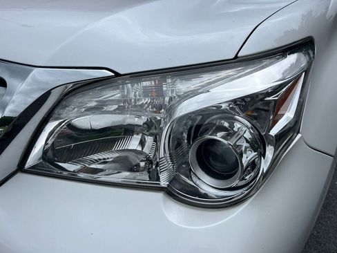 Used 2013 Lexus GX 460 w/ Comfort Plus Pkg AWD/4WD image 17