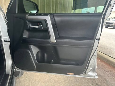 Used 2019 Toyota 4Runner SR5 Premium AWD/4WD image 35