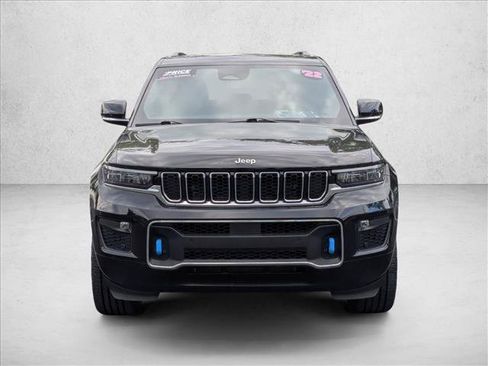 Used 2022 Jeep Grand Cherokee Overland AWD/4WD image 2