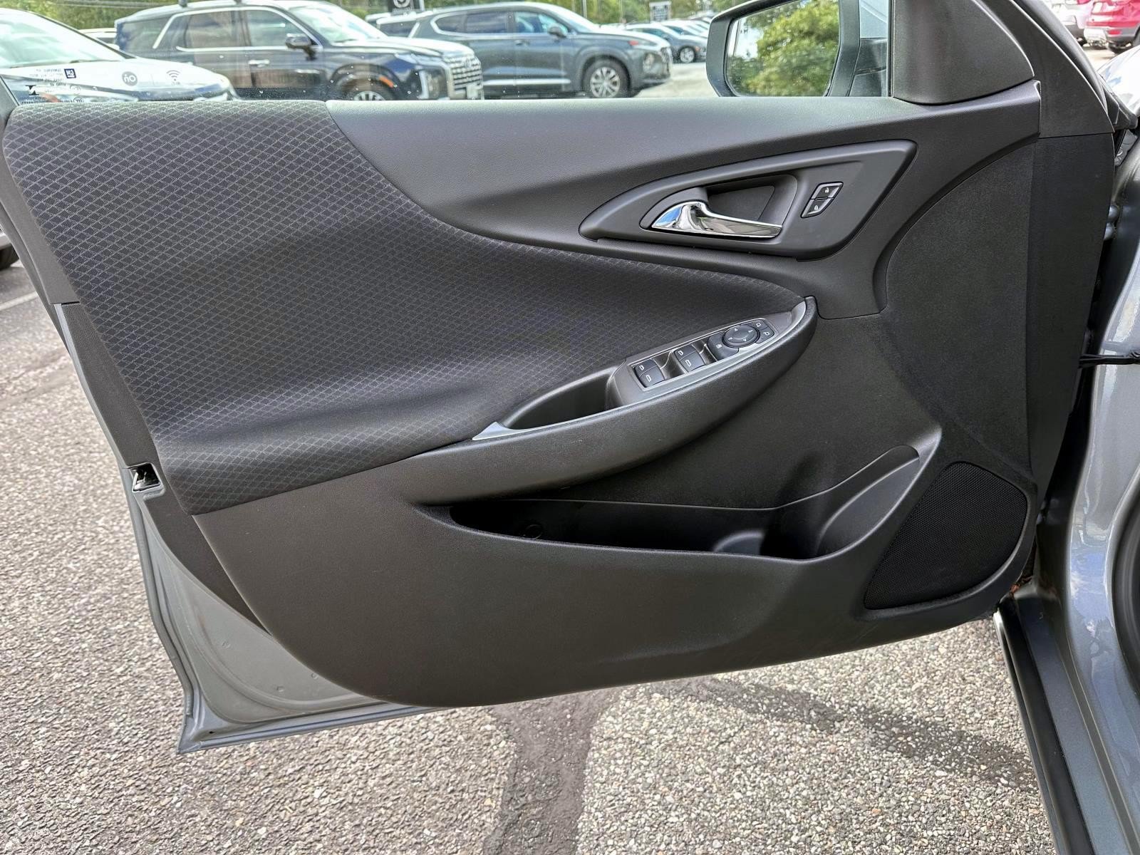Used 2024 Chevrolet Malibu RS FWD image 8