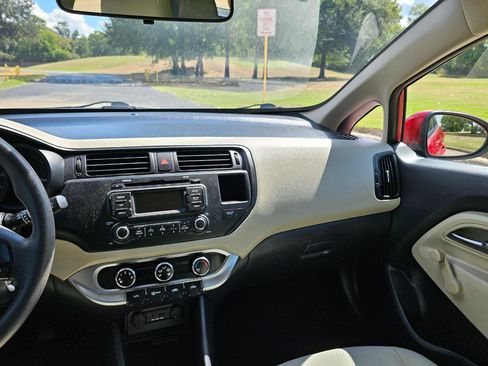 Used 2013 Kia Rio LX image 30