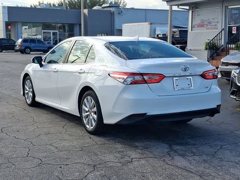 Used 2020 Toyota Camry LE FWD image 3