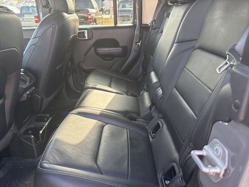 Used 2021 Jeep Gladiator Sport image 9