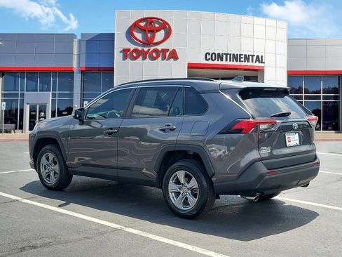 Certified 2022 Toyota RAV4 XLE w/ Convenience Package FWD image 4
