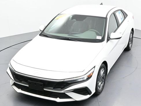 Used 2024 Hyundai Elantra SEL FWD image 37