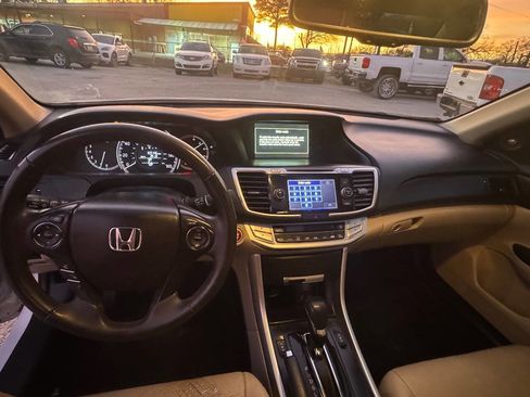 Used 2015 Honda Accord EX-L image 10