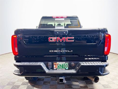 Used 2022 GMC Sierra 3500 Denali w/ Denali Black Diamond Edition image 9