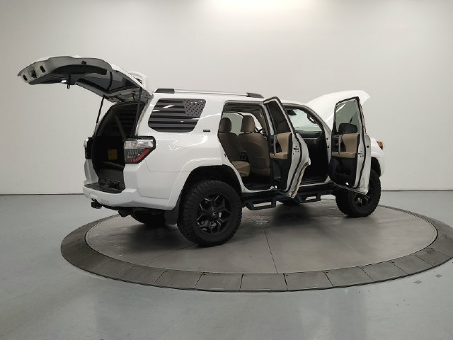 Used 2021 Toyota 4Runner SR5 Premium w/ Moonroof Package AWD/4WD image 13