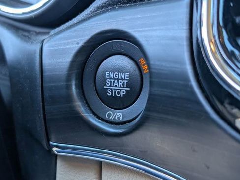 Used 2019 Jeep Grand Cherokee Limited image 20