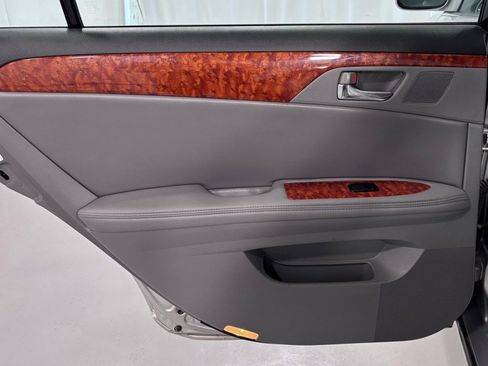 Used 2005 Toyota Avalon XLS image 23