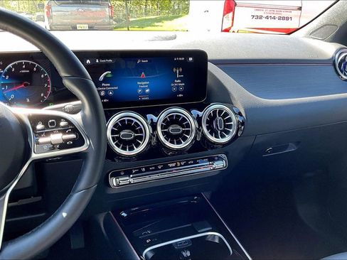 Used 2023 Mercedes-Benz GLA 250 4MATIC image 6