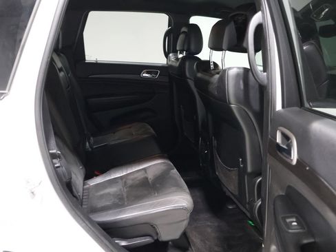 Used 2018 Jeep Grand Cherokee Altitude AWD/4WD image 14