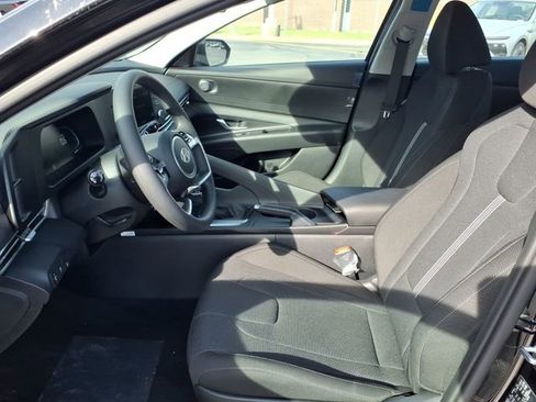 New 2026 Hyundai Elantra SE FWD image 19