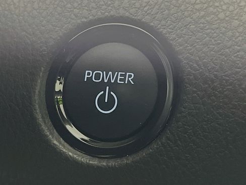 Used 2025 Toyota Camry SE image 23