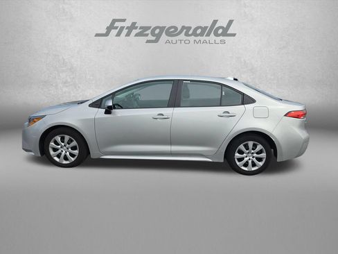 Used 2025 Toyota Corolla LE FWD image 5