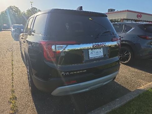 Used 2021 GMC Acadia SLE FWD image 4