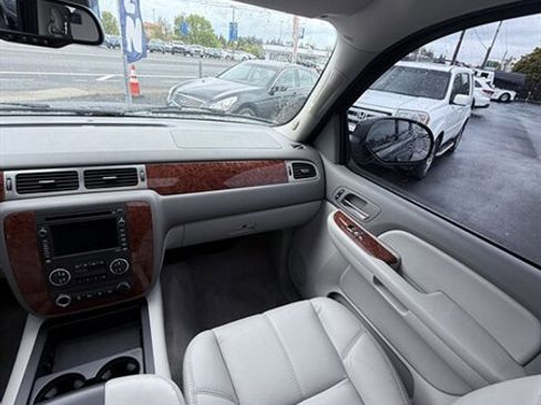 Used 2007 Chevrolet Tahoe LTZ w/ LTZ Preferred Equipment Group AWD/4WD image 20
