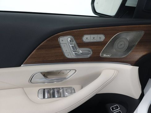 Used 2025 Mercedes-Benz GLE 450e 4MATIC image 6
