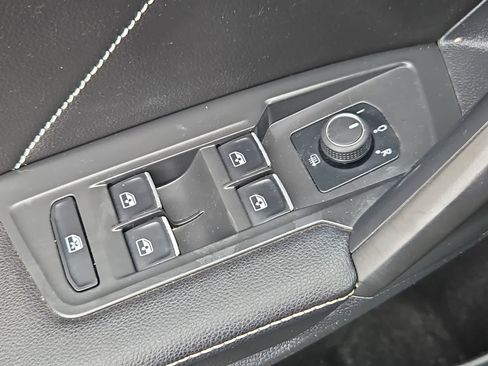 Certified 2022 Volkswagen Tiguan SE AWD/4WD image 16