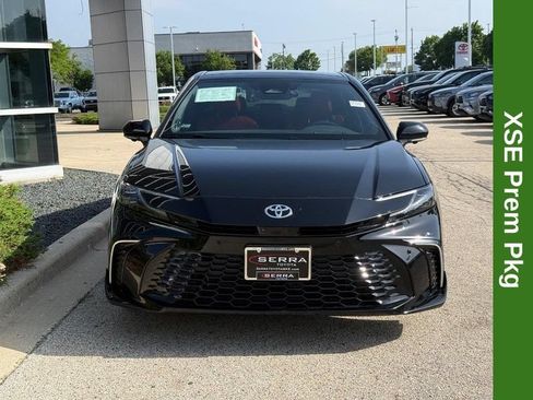 Used 2025 Toyota Camry XSE FWD image 8