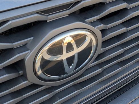 Used 2020 Toyota Tacoma TRD Sport w/ TRD Premium Sport Package image 5