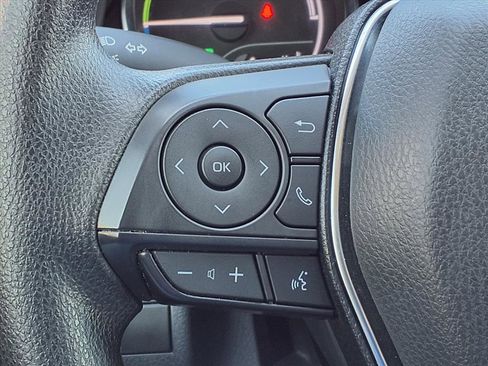 Used 2020 Toyota Camry LE image 12