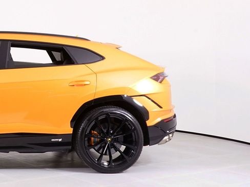 Used 2024 Lamborghini Urus S image 13
