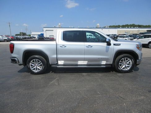 Used 2019 GMC Sierra 1500 SLT w/ SLT Premium Plus Package AWD/4WD image 4