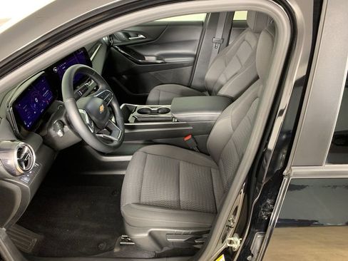 Used 2025 Chevrolet Equinox LT image 27