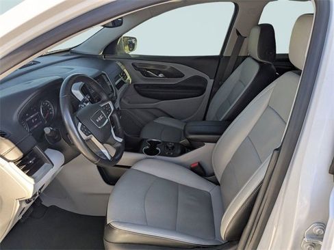 Used 2022 GMC Terrain SLT image 2