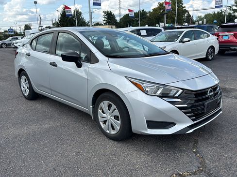 Used 2023 Nissan Versa S w/ Trunk Package FWD image 6