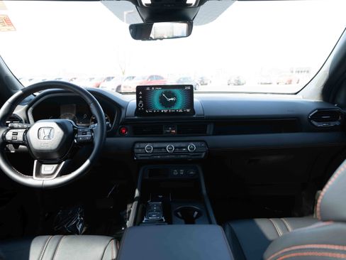 Certified 2025 Honda Pilot TrailSport image 20