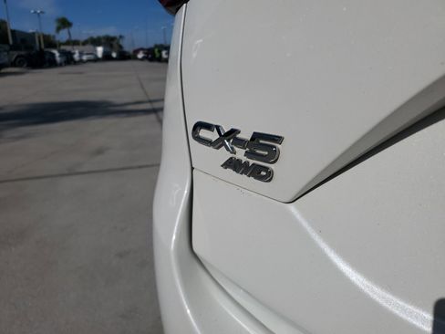 Used 2019 MAZDA CX-5 Touring image 8