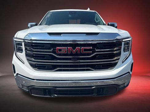 Certified 2022 GMC Sierra 1500 SLT w/ SLT Premium Plus Package AWD/4WD image 2