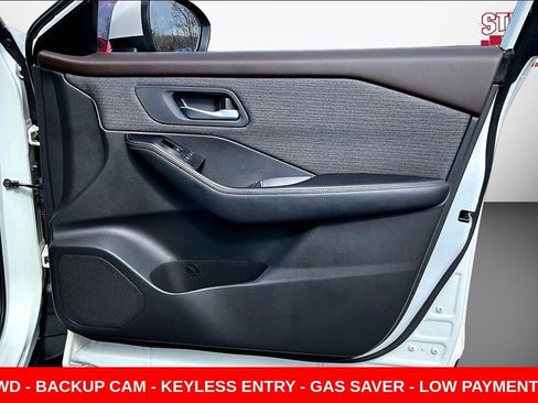 Used 2023 Nissan Rogue SV image 26