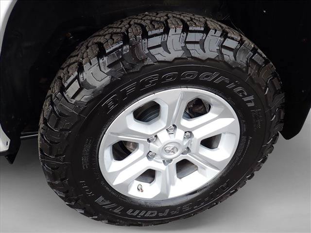 Used 2020 Toyota 4Runner SR5 Premium w/ Moonroof Package AWD/4WD image 6