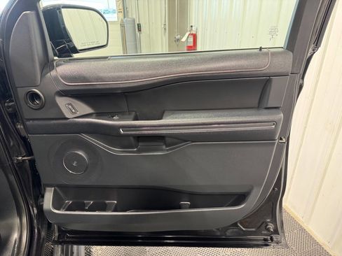 Used 2022 Ford Expedition Max Limited image 22