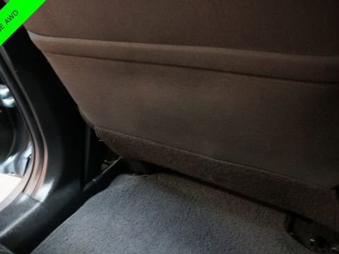 Used 2017 Nissan Rogue SV w/ SV Premium Package image 37