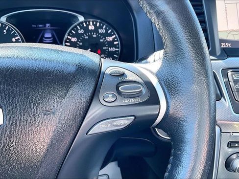 Used 2019 Nissan Pathfinder SL AWD/4WD image 20