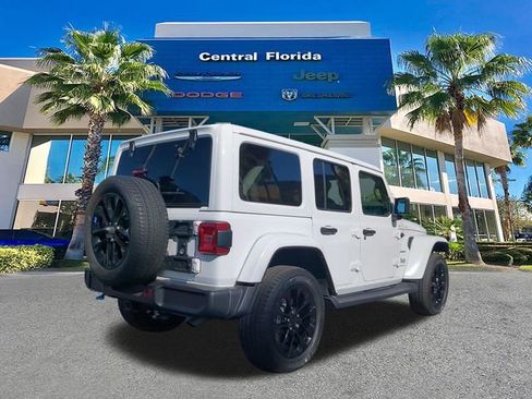 Certified 2023 Jeep Wrangler Unlimited Sahara w/ Dual Top Group AWD/4WD image 5