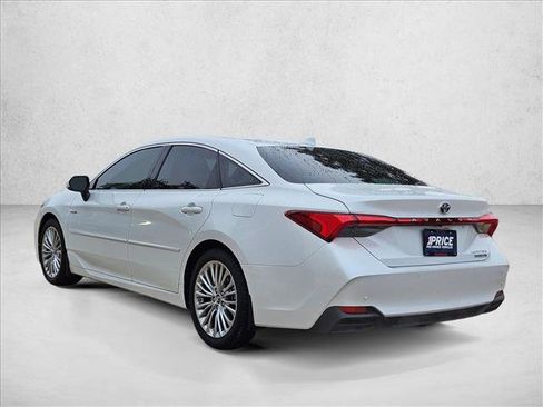 Used 2019 Toyota Avalon Limited image 8