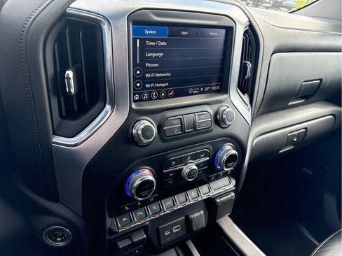 Used 2021 GMC Sierra 1500 SLT w/ SLT Premium Plus Package AWD/4WD image 29