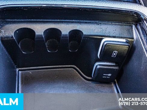 Used 2025 Chrysler Pacifica Limited image 53