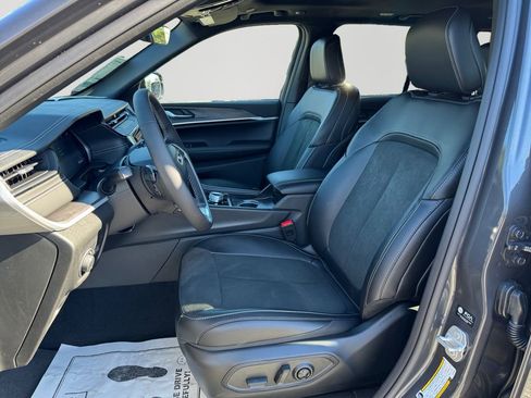 New 2026 Jeep Grand Cherokee Altitude image 24