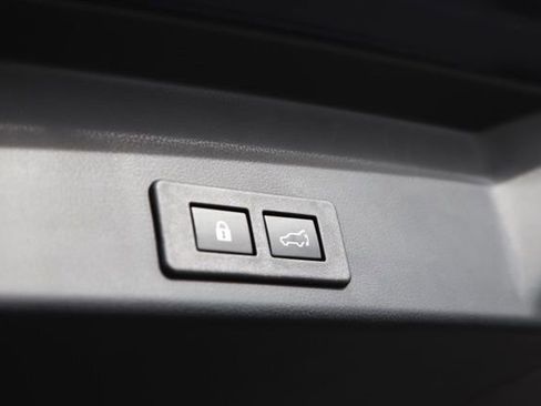 Certified 2025 Subaru Ascent Premium w/ Premium Package image 6