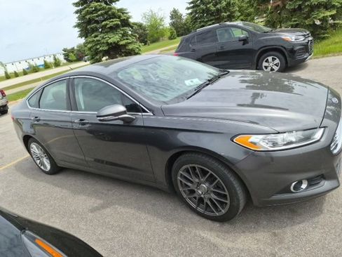 Used 2015 Ford Fusion SE w/ Equipment Group 202A FWD image 4