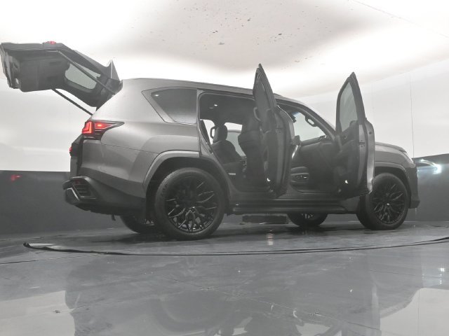 Used 2026 Lexus LX 600 4WD w/ Appearance Package image 64